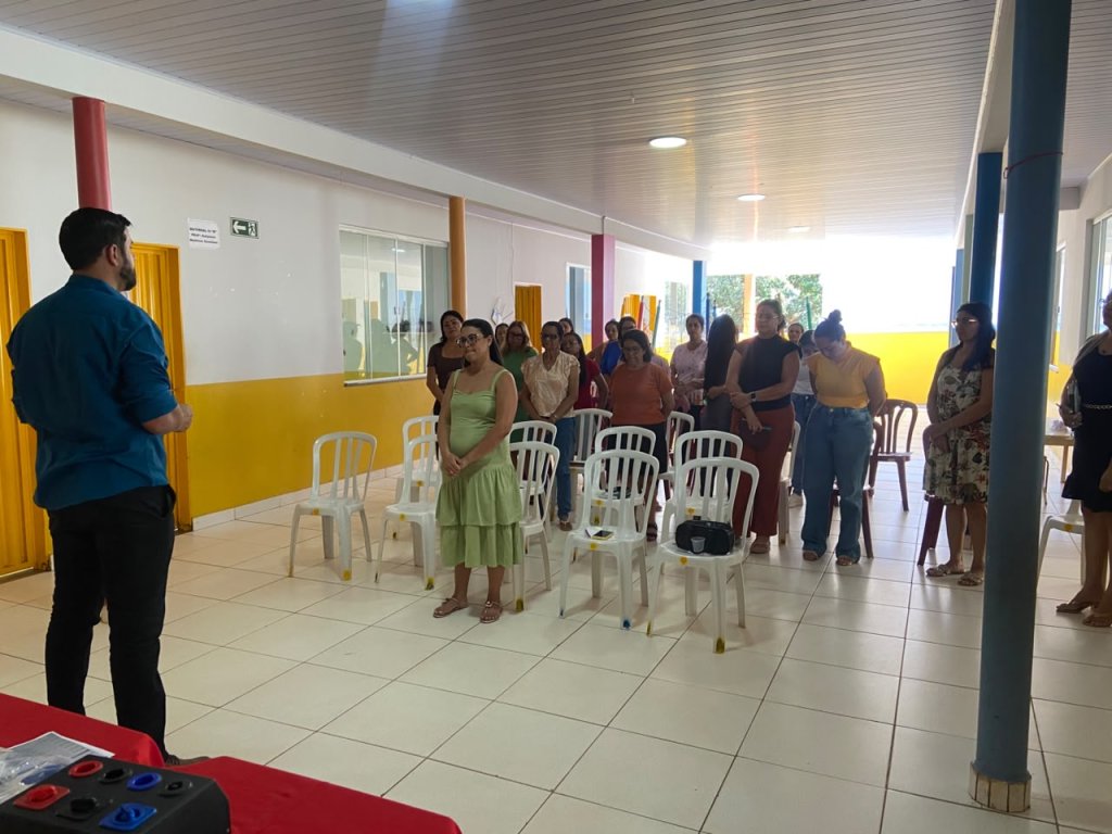 Educação realiza reuniões pedagógicas para alinhar ações e preparar retorno do semestre letivo em Cristalândia